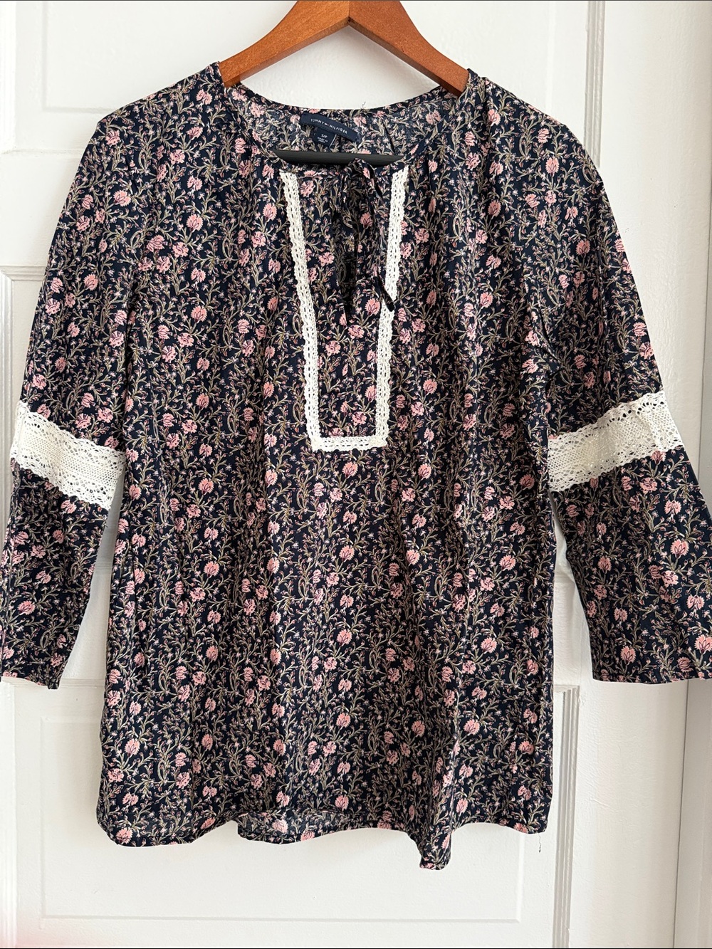Floral Lace-Trim Tunic Top - navy with Pink Floral